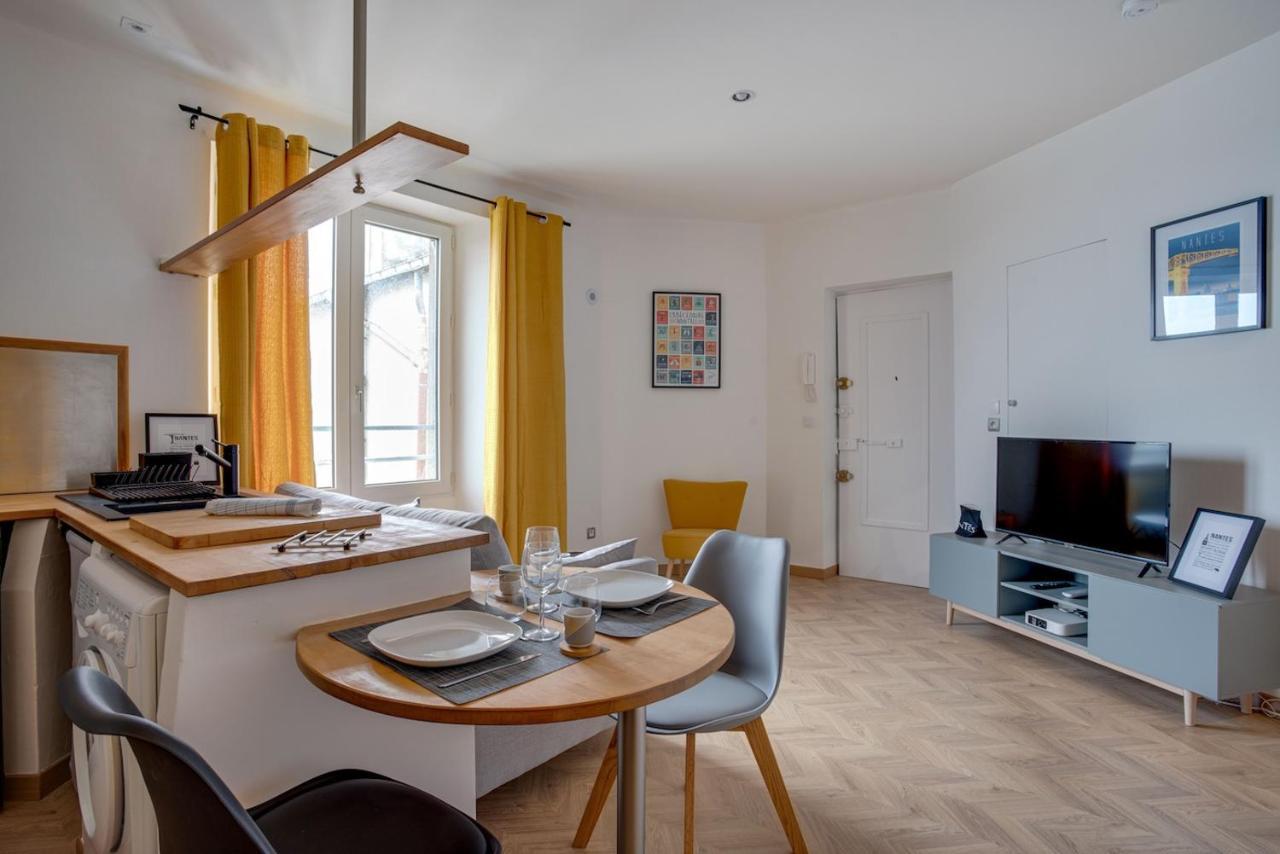 Au Coeur De Nantes Design Et Cosy Apartment Exterior foto